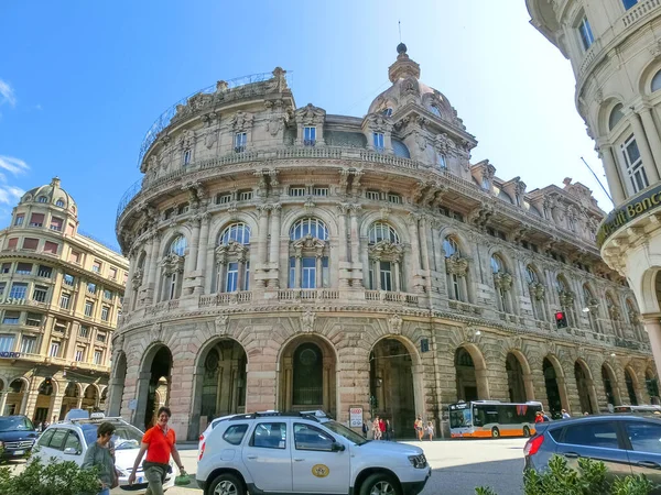 Genoa, Olaszország - 2019. szeptember 11.: Piazza Raffaele De Ferrari tér — Stock Fotó