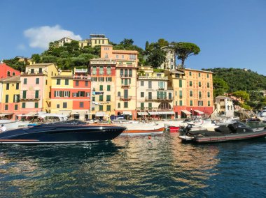 Güzel koyu renkli evlerin Portofino, Liguria, İtalya