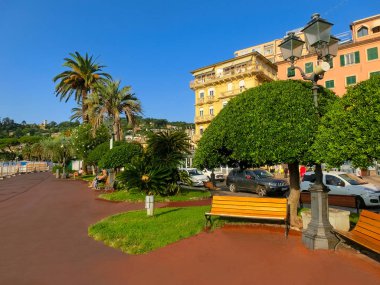 Rapallo, İtalya - 17 Eylül 2019: Rapallo, İtalya 'daki bina cephesi