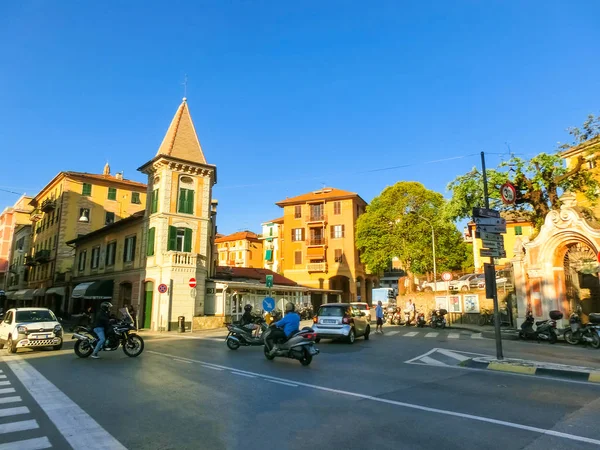 Rapallo, İtalya - 17 Eylül 2019: Rapallo, İtalya 'daki bina cephesi — Stok fotoğraf