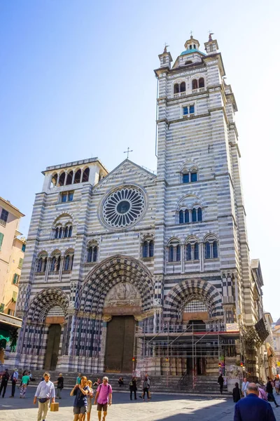 Gênova, Ligúria, Itália - 11 de setembro de 2019: Cattedrale di San Lorenzo no centro de Gênova — Fotografia de Stock