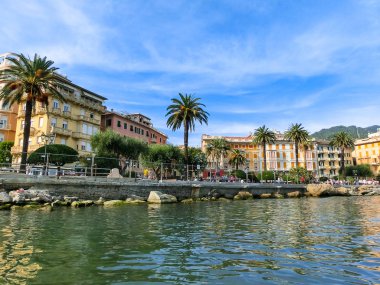 Rapallo, İtalya - 17 Eylül 2019: Rapallo, İtalya 'daki bina cephesi