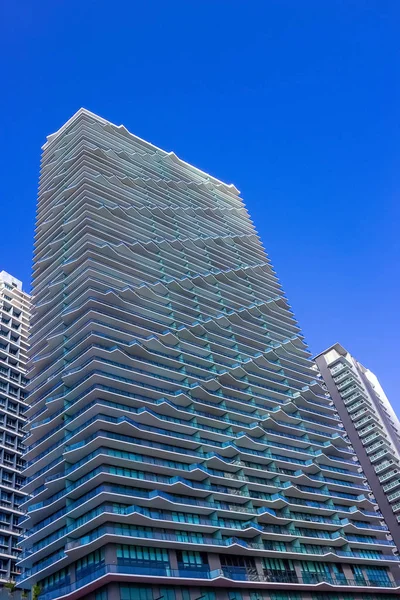 Downtown Miami vista cityscape com condomínios e edifícios de escritórios . — Fotografia de Stock