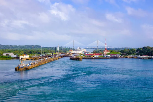 Yolcu gemisinden Panama Kanalı görüntüsü — Stok fotoğraf