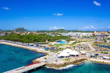 Karayipler. Curacao Adası. Curacao, Antiller 'de, Karayip Denizi' nde bir tropikal cennet.