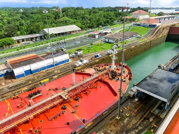 Yolcu gemisinden Panama Kanalı görüntüsü — Stok fotoğraf