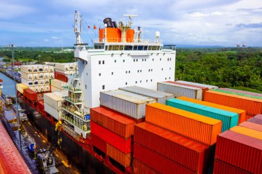 Yolcu gemisinden Panama Kanalı görüntüsü