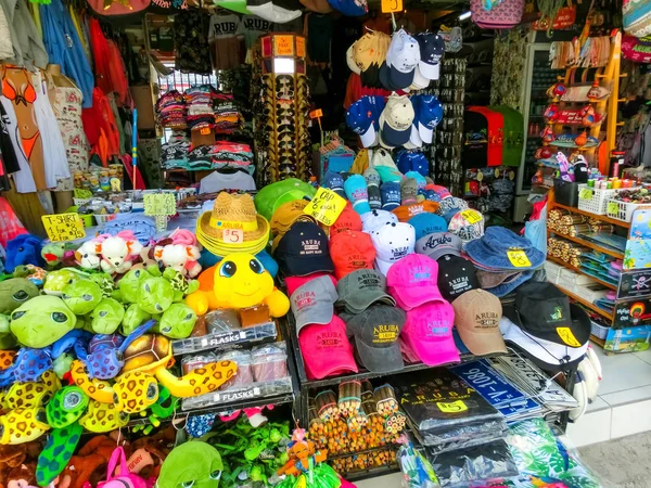 Oranjestad, Aruba - January 8, 2018: The local souvenirs in a street market of Oranjestad. — Stock Photo, Image