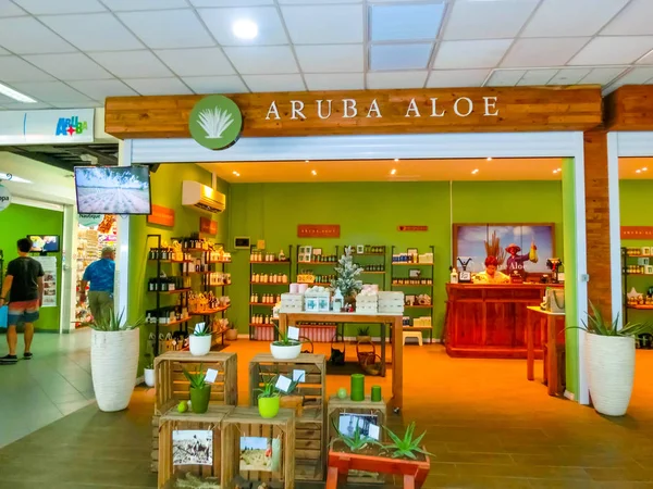 Oranjestad, Aruba - 8 janvier 2018 : Les souvenirs locaux et les produits de la plantation d'Aloe Vera — Photo