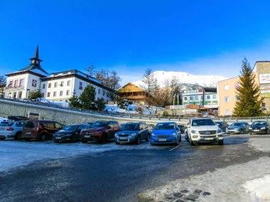 Stary Smokovec, Slovakya - 01 Ocak 2020: Stary Smokovec 'teki geleneksel ev. Slovakya