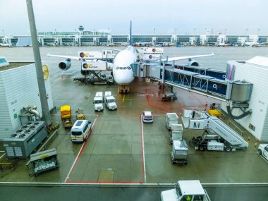 Münih, Almanya - 12 Aralık 2019: Uçak hattı Lufthansa rea