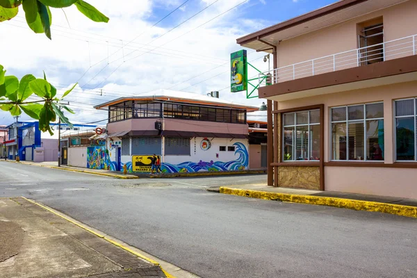 Puerto Limon, Costa Rica - December 8, 2019: Egy tipikus utca a — Stock Fotó