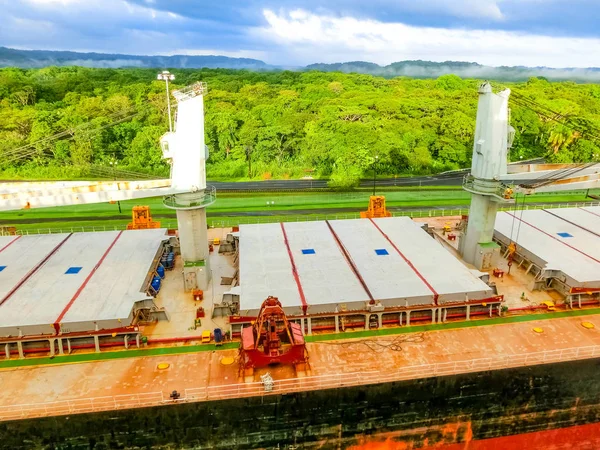 Yolcu gemisinden Panama Kanalı görüntüsü