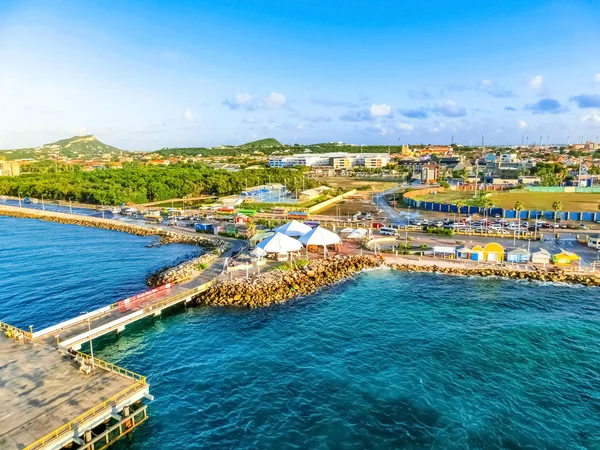 Het eiland Curacao is een tropisch paradijs op de Antillen in de — Stockfoto