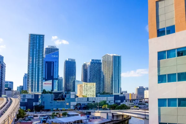 Miami, Usa - 30 Νοεμβρίου 2019: Downtown Miami cityscape view wi — Φωτογραφία Αρχείου