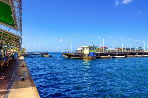 Willemstad, Curazao, Países Bajos - 5 de diciembre de 2019: Reina Emma — Foto de Stock