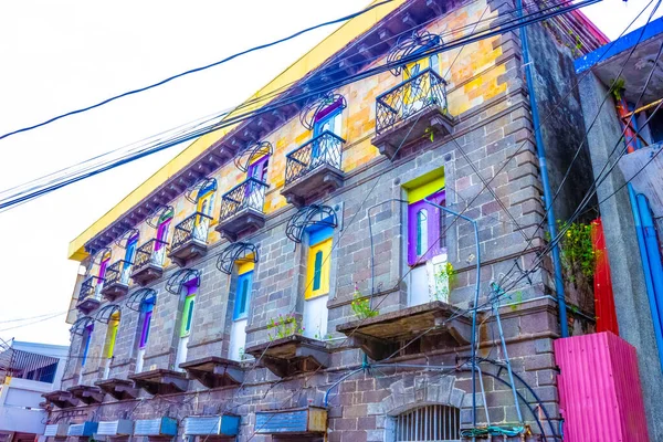 哥斯达黎加利蒙港- 2019年12月8日：利蒙港游轮港的一条典型街道 — 图库照片