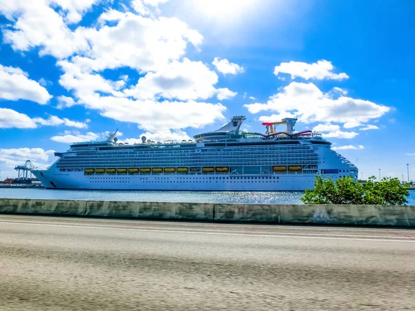 Miami, Florida, USA - December 1, 2019: Cruise ship in Miami, Florida — 스톡 사진