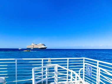 Half Moon Cay Adası, Bahamalar - 2 Aralık 2019: Hollanda Americ