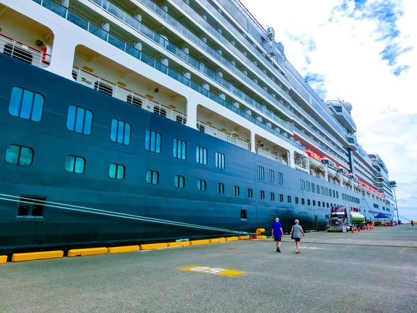 Puerto Limon, Costa Rica - 2019. december 9.: Holland America cru — Stock Fotó