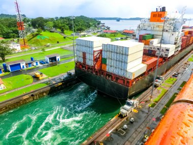 Yolcu gemisinden Panama Kanalı görüntüsü
