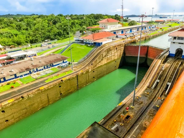 Vista del Canal de Panamá desde crucero —  Fotos de Stock