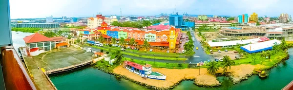 Colon is a sea port on the Caribbean Sea coast of Panama. — Stock Photo, Image