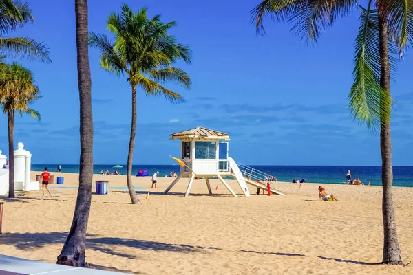 Fort Lauderdale beach with the distinctive wall in the foregroun — 스톡 사진