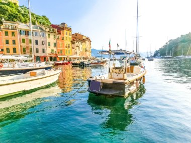 Güzel koyu renkli evlerin Portofino, Liguria, İtalya