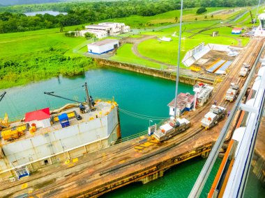 Yolcu gemisinden Panama Kanalı görüntüsü