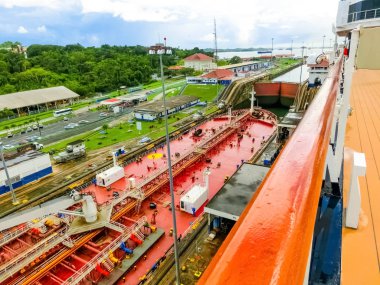 Yolcu gemisinden Panama Kanalı görüntüsü