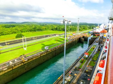Yolcu gemisinden Panama Kanalı görüntüsü