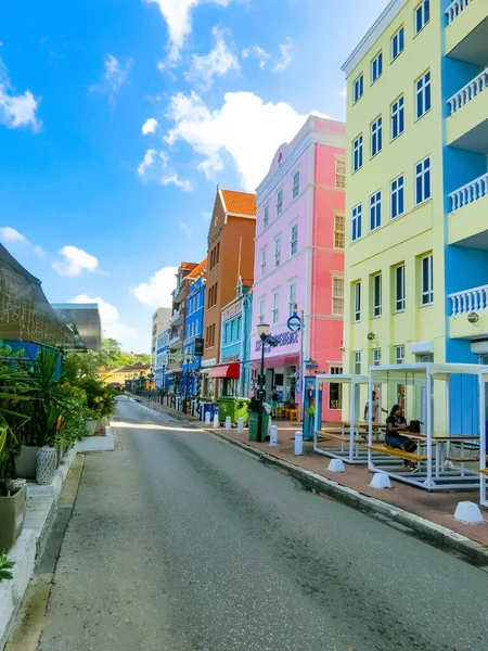 Willemstad Curacao Netherlands December 2019 Άνθρωποι Στο Δρόμο Συγκεκριμένα Χρωματιστά — Φωτογραφία Αρχείου