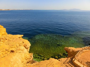 Sharm El Sheikh, Mısır 'daki resif plajında deniz ve sahil