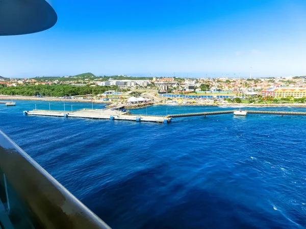 Het Caribisch gebied. Het eiland Curacao. Curacao is een tropisch paradijs in de Antillen in de Caribische zee — Stockfoto