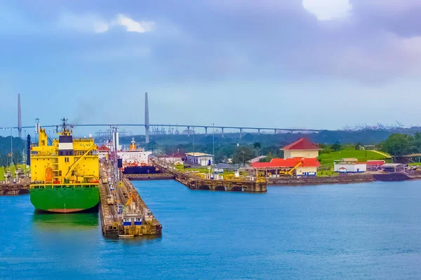 コロンはパナマのカリブ海沿岸の海港です パナマ運河へのカリブ海の入り口付近にある — ストック写真