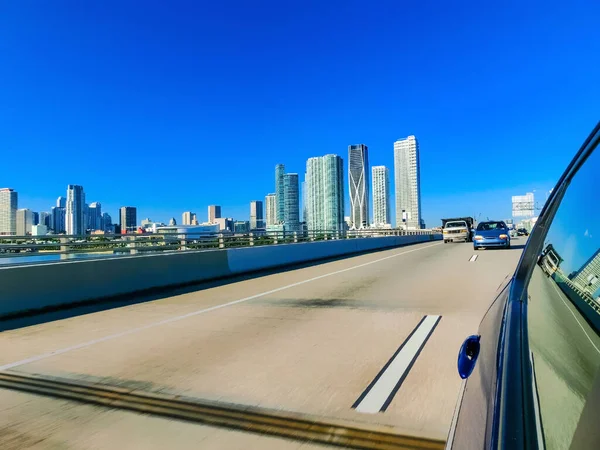 Rascacielos Miami Vista Desde Puente Sobre Mar Día — Foto de Stock