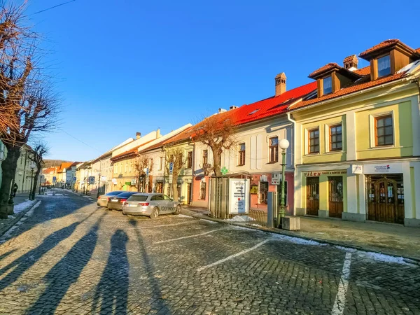 Kezmarok Σλοβακία Ιανουαρίου 2020 Πολύχρωμα Σπίτια Στον Κεντρικό Δρόμο Του — Φωτογραφία Αρχείου