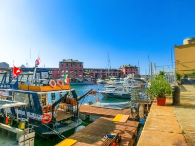 Cenova, İtalya - 11 Eylül 2019: İtalya 'daki Ceneviz Limanı