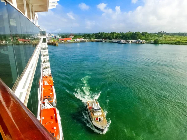Blick Vom Kreuzfahrtschiff Auf Den Panamakanal Bei Panama — Stockfoto