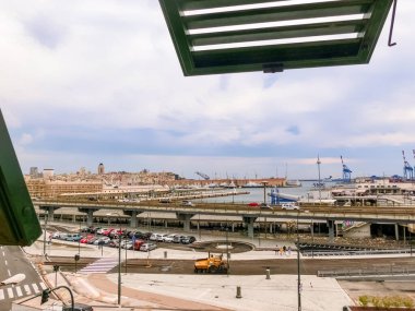 Ceneviz, Ligurya, İtalya - 11 Eylül 2019: Cenova limanındaki feribot gemileri.