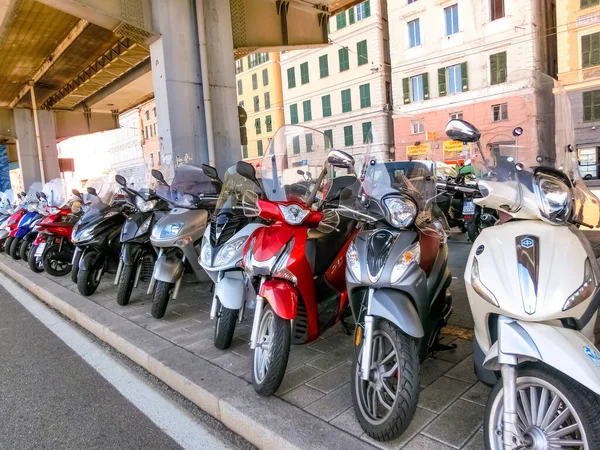 Genua Ligurien Italien September 2019 Motorcykelparkering Huvudgatan Centrum — Stockfoto