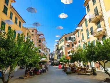 Rapallo, İtalya - 17 Eylül 2019: Rapallo İtalya Liguria 'daki bina cephesi