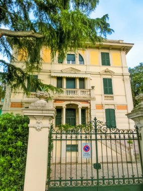 Rapallo, İtalya - 17 Eylül 2019: Rapallo İtalya Liguria 'daki bina cephesi