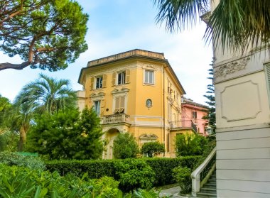 Rapallo, İtalya - 17 Eylül 2019: Rapallo İtalya Liguria 'daki bina cephesi