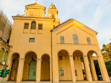 Rapallo, İtalya - 17 Eylül 2019: Rapallo İtalya Liguria Kilisesi 'nin ön cephesi