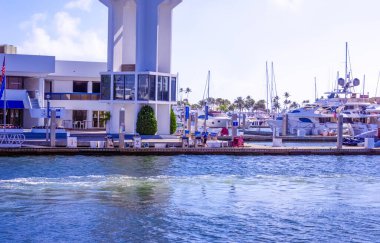Fort Lauderdale - 1 Aralık 2019 Florida Ft. Lauderdale şehri plajı ve yatları gösteriyor.