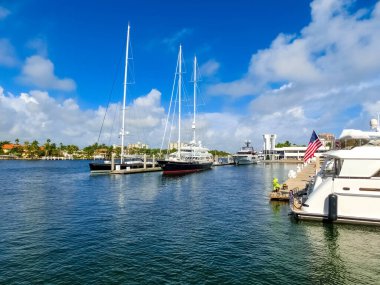 Fort Lauderdale - 1 Aralık 2019 Florida Ft. Lauderdale şehri plajı ve yatları gösteriyor.