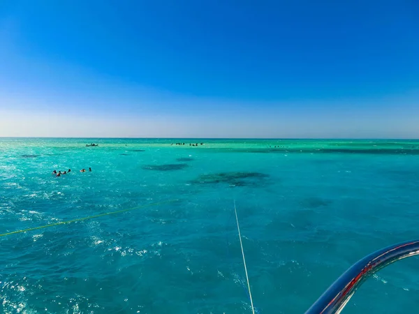 Turisterna Simmar Ras Mohamed National Park Röda Havet Sharm Sheikh — Stockfoto