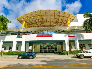 Fort Lauderdale - 11 Aralık 2019: Fort Lauderdale, Florida 'da bulunan kapalı alanda keşif ve bilim müzesi